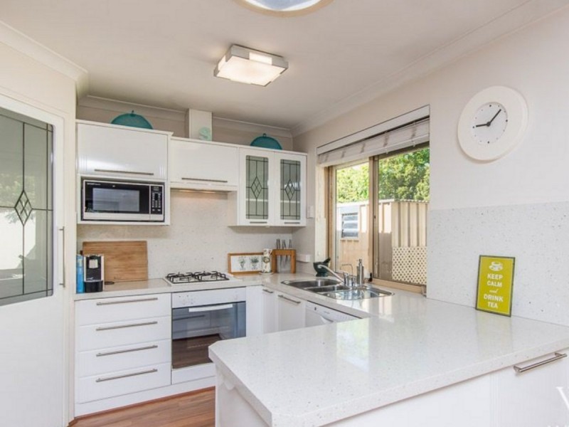 11/2 Palmerston Street, St James WA 6102