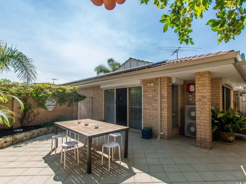 11/2 Palmerston Street, St James WA 6102