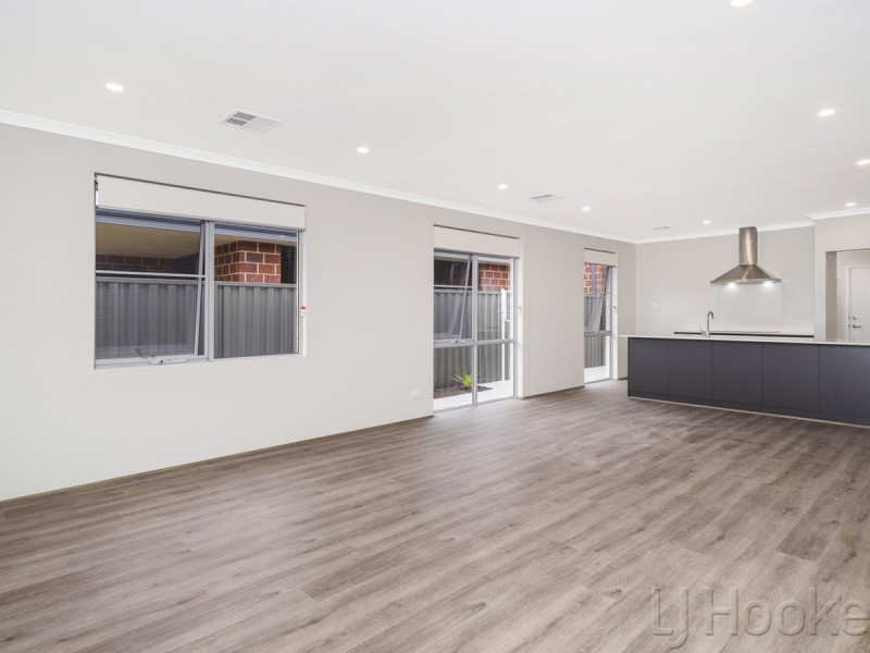 59 Lockhart Crescent, South Guildford WA 6055