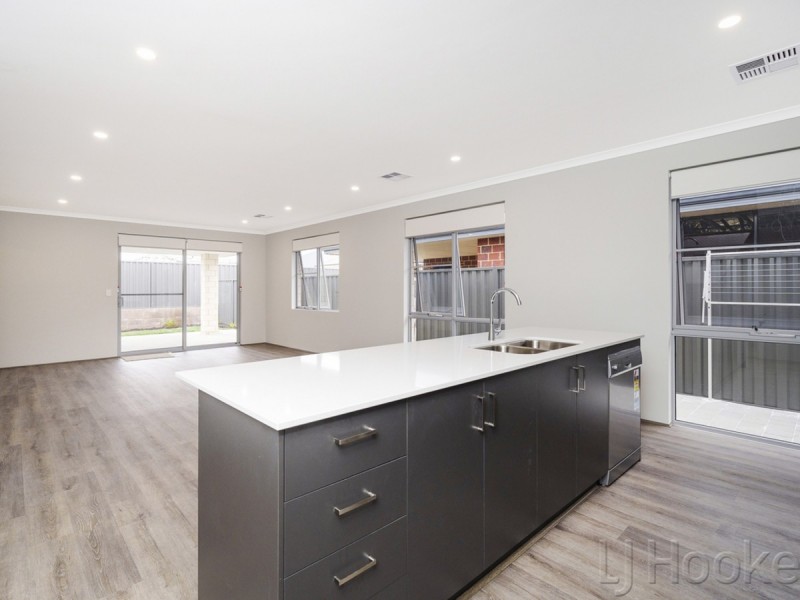 59 Lockhart Crescent, South Guildford WA 6055