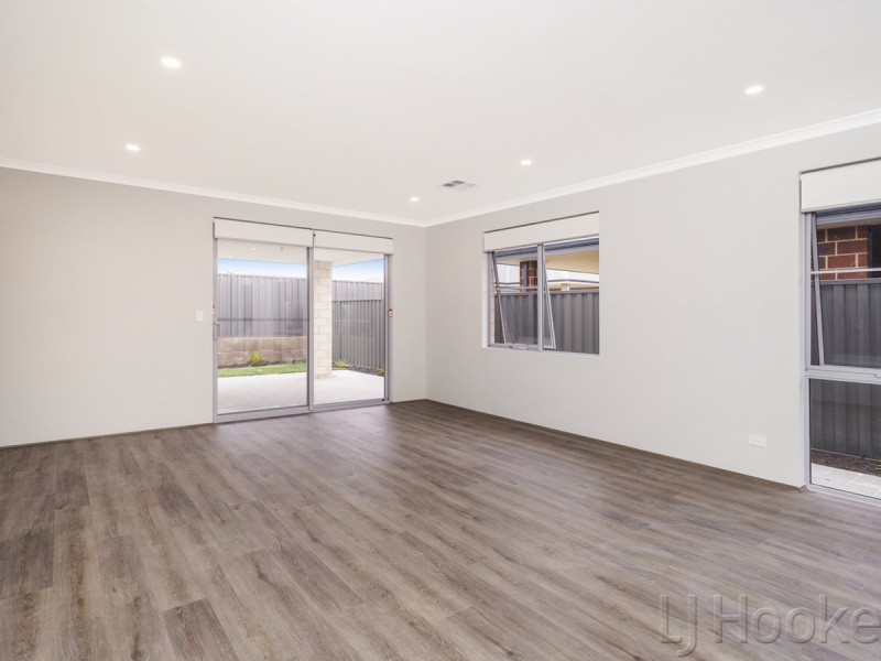 59 Lockhart Crescent, South Guildford WA 6055