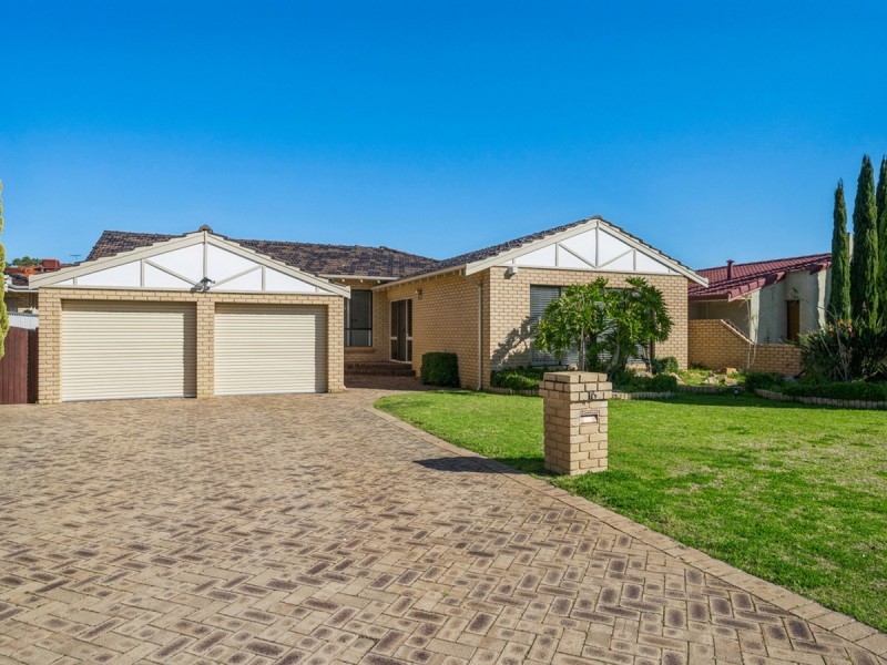 16 Whimbrel Street, Stirling WA 6021