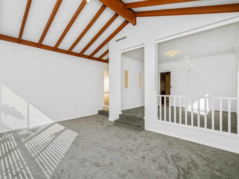 16 Whimbrel Street, Stirling WA 6021