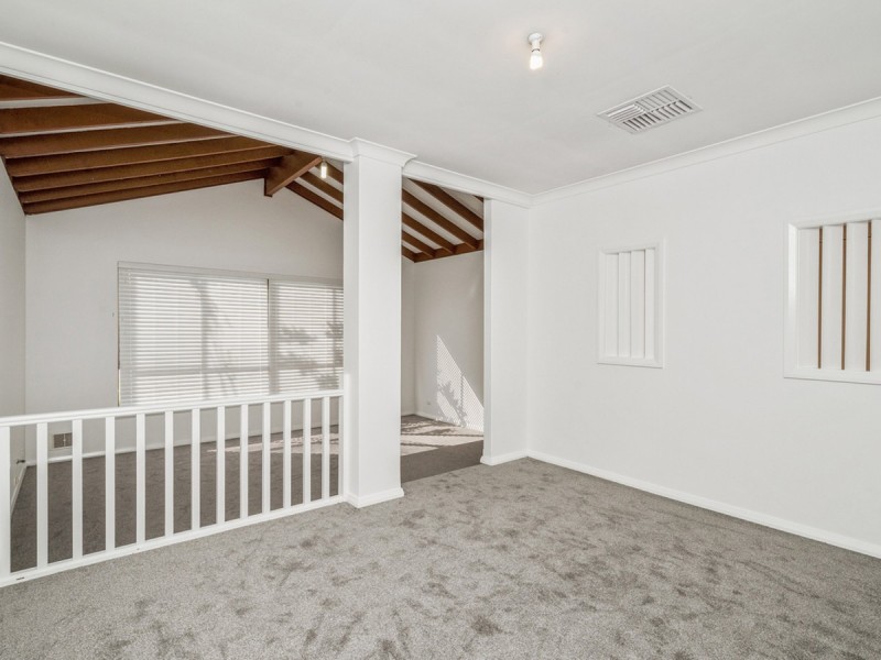 16 Whimbrel Street, Stirling WA 6021