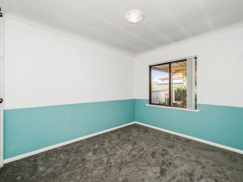 16 Whimbrel Street, Stirling WA 6021