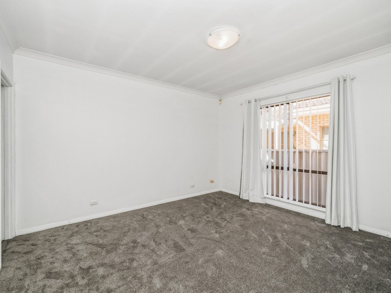 16 Whimbrel Street, Stirling WA 6021