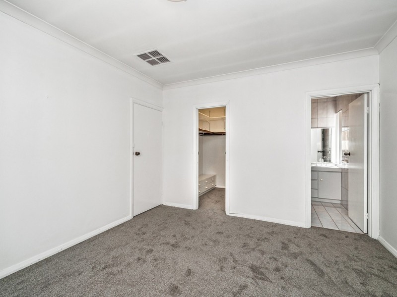 16 Whimbrel Street, Stirling WA 6021