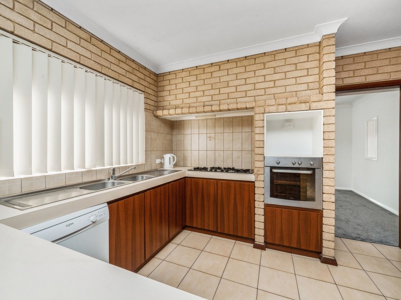 16 Whimbrel Street, Stirling WA 6021