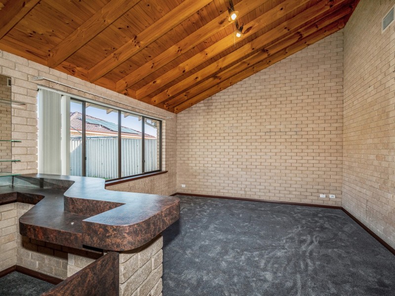 16 Whimbrel Street, Stirling WA 6021