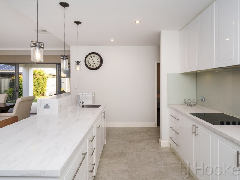 8 Apus Loop, Waterford WA 6152