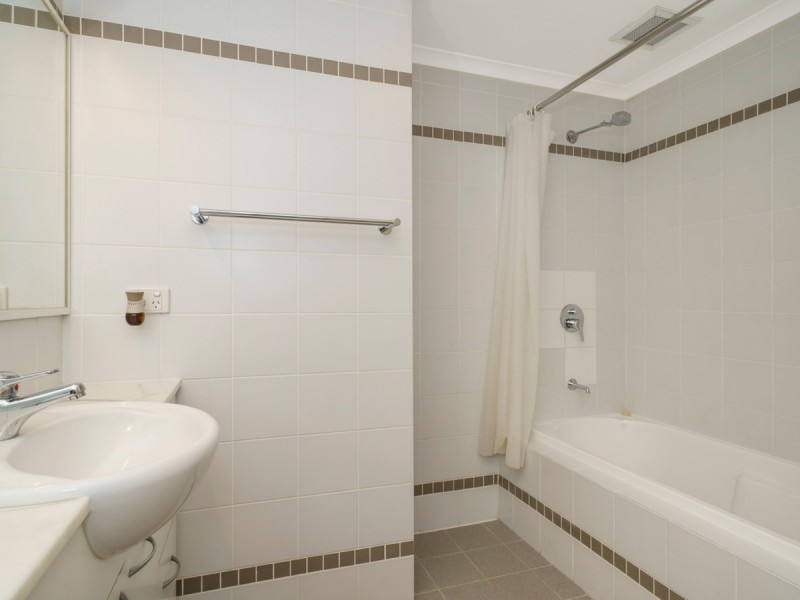 54/128 Mounts Bay Road, Perth WA 6000