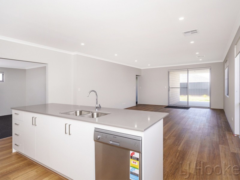 45 Lockhart Crescent, South Guildford WA 6055