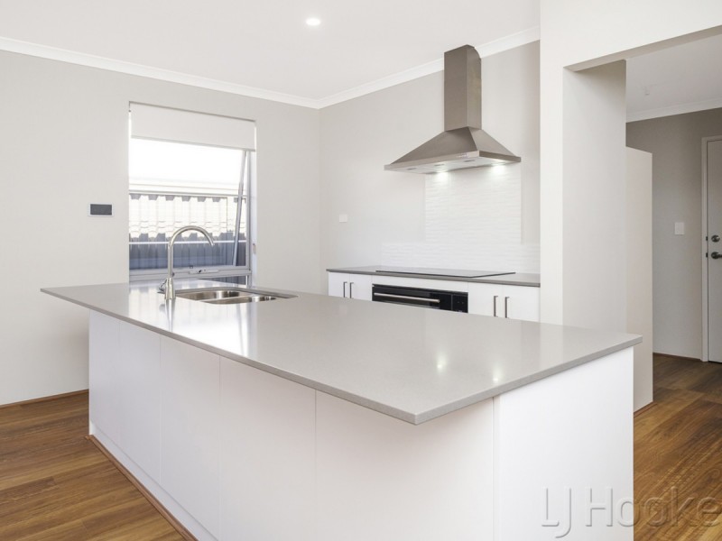 45 Lockhart Crescent, South Guildford WA 6055