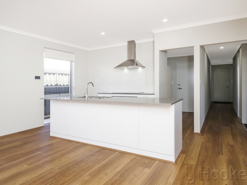 45 Lockhart Crescent, South Guildford WA 6055