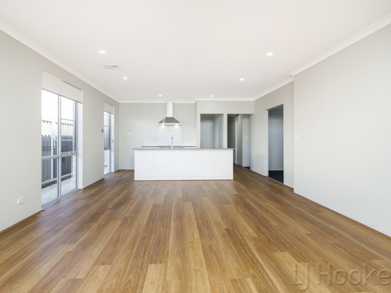 45 Lockhart Crescent, South Guildford WA 6055