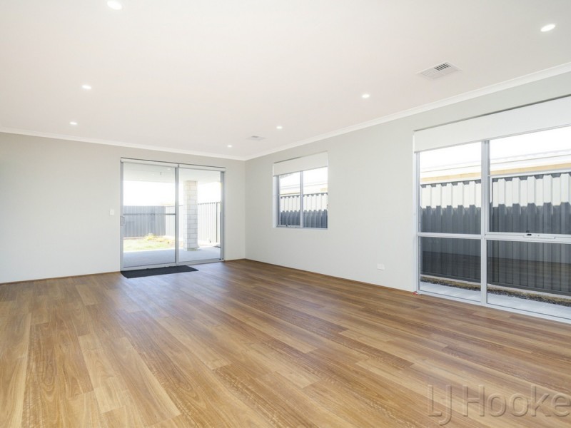 45 Lockhart Crescent, South Guildford WA 6055