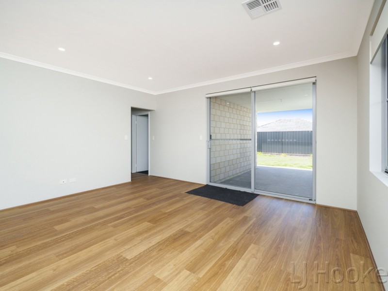 45 Lockhart Crescent, South Guildford WA 6055