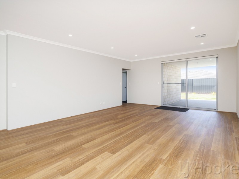 45 Lockhart Crescent, South Guildford WA 6055