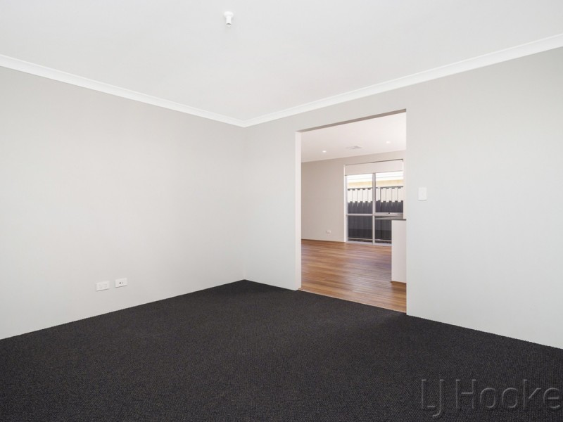 45 Lockhart Crescent, South Guildford WA 6055