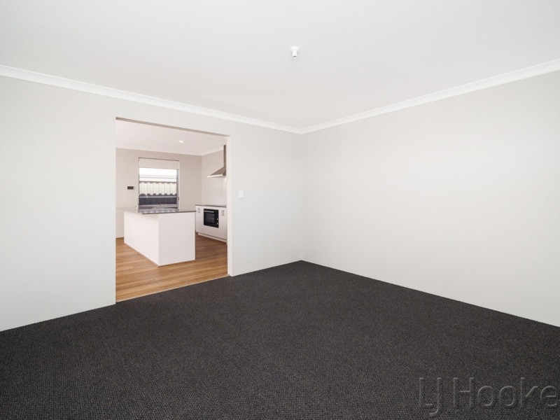 45 Lockhart Crescent, South Guildford WA 6055