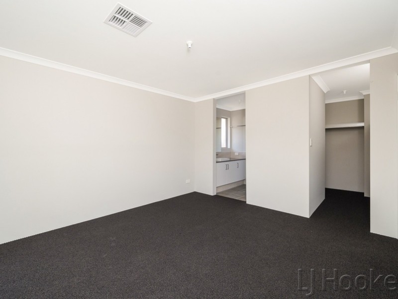45 Lockhart Crescent, South Guildford WA 6055