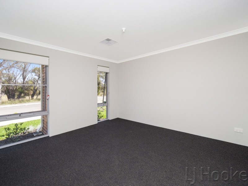 45 Lockhart Crescent, South Guildford WA 6055