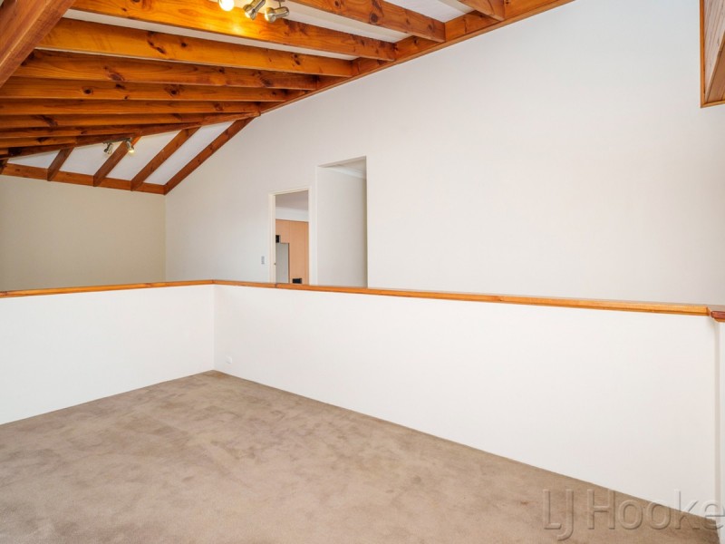 25 Jackson Avenue, Winthrop WA 6150