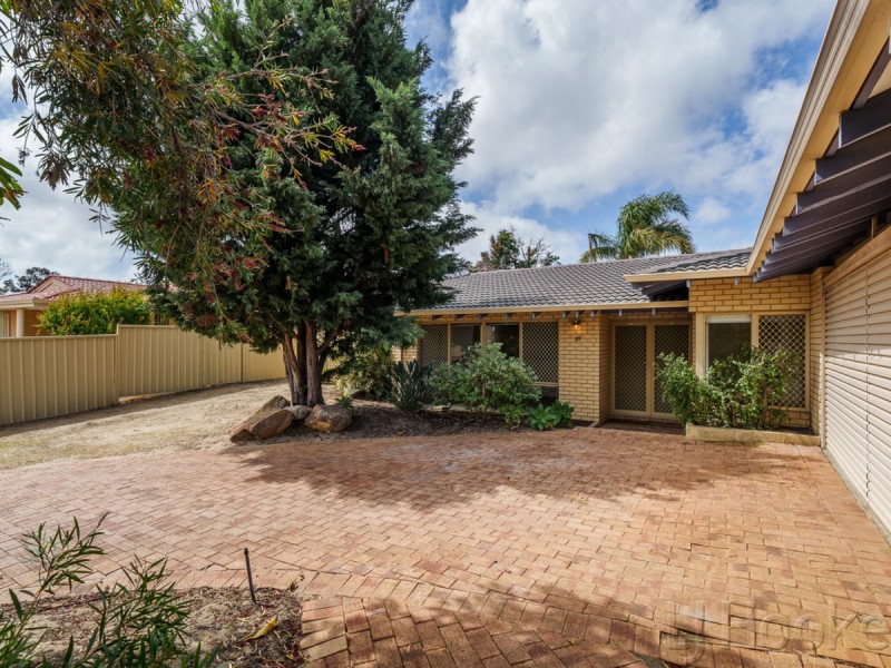 25 Jackson Avenue, Winthrop WA 6150