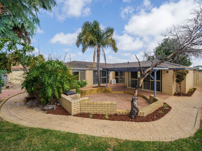 25 Jackson Avenue, Winthrop WA 6150