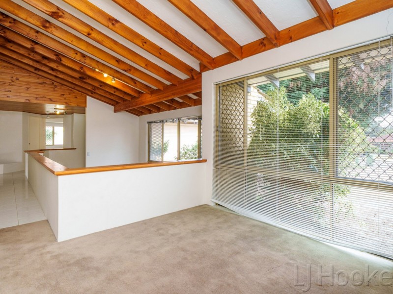 25 Jackson Avenue, Winthrop WA 6150