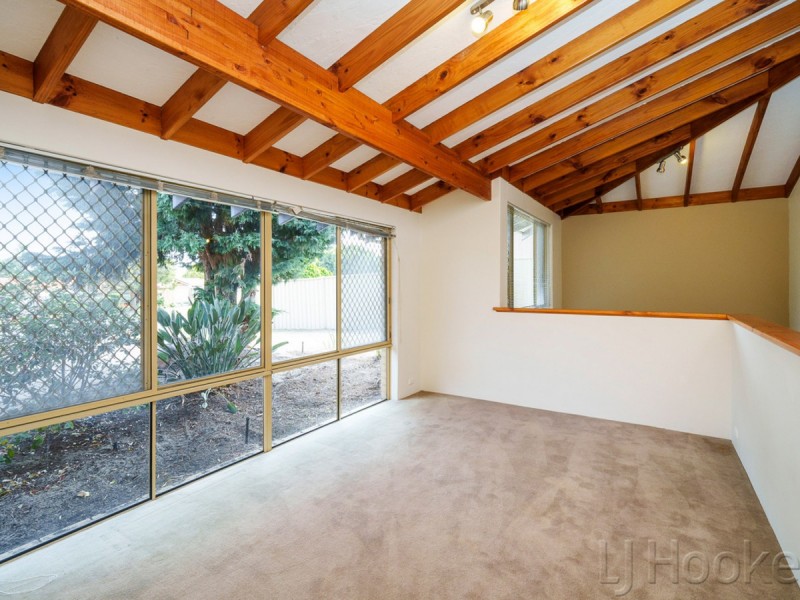 25 Jackson Avenue, Winthrop WA 6150