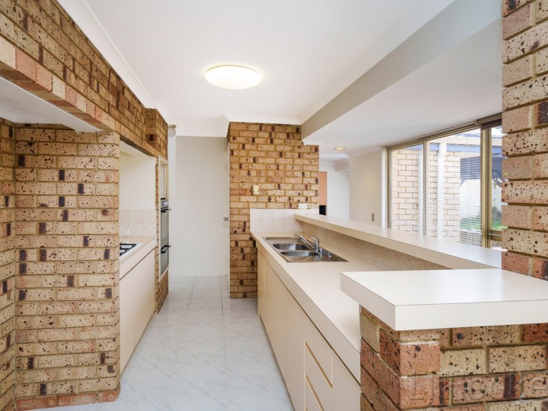 25 Jackson Avenue, Winthrop WA 6150