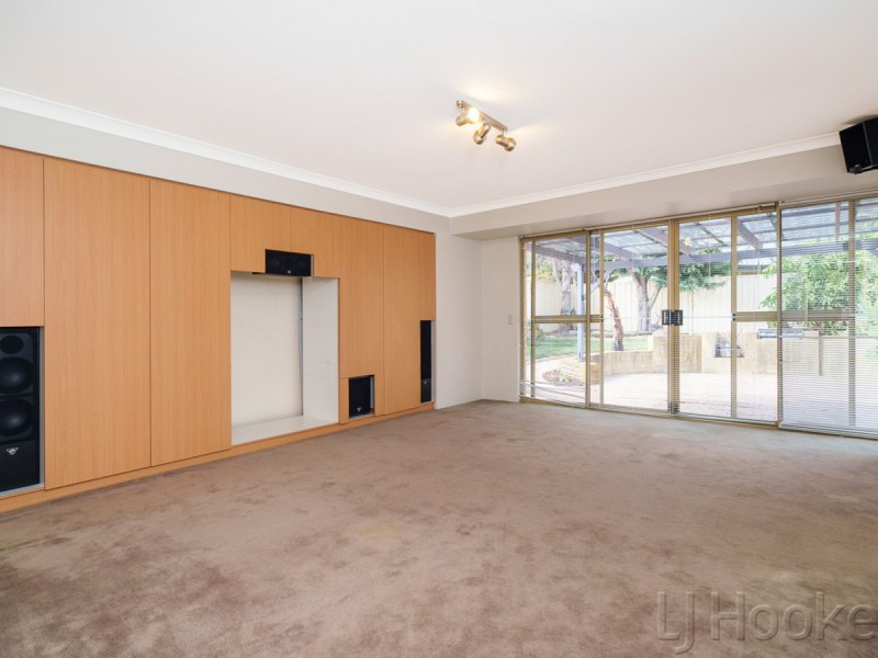 25 Jackson Avenue, Winthrop WA 6150