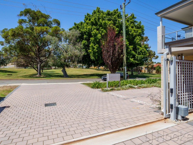 2/3 Packham Road, Hamilton Hill WA 6163