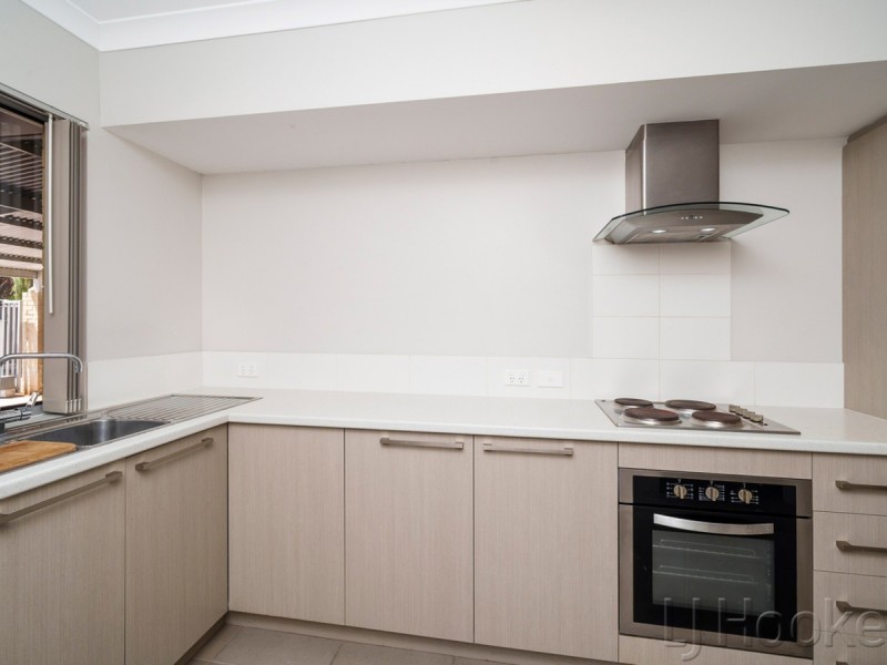 2/3 Packham Road, Hamilton Hill WA 6163