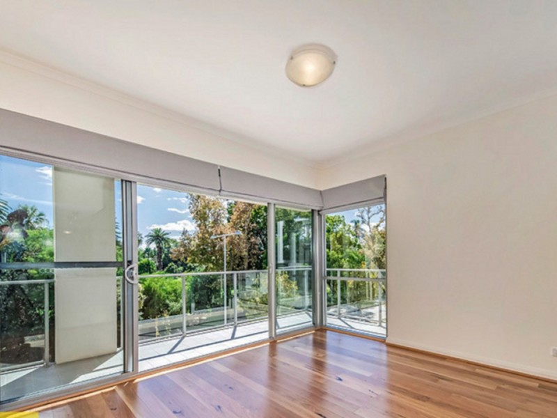 6/2 Bremer Promenade, East Perth WA 6004