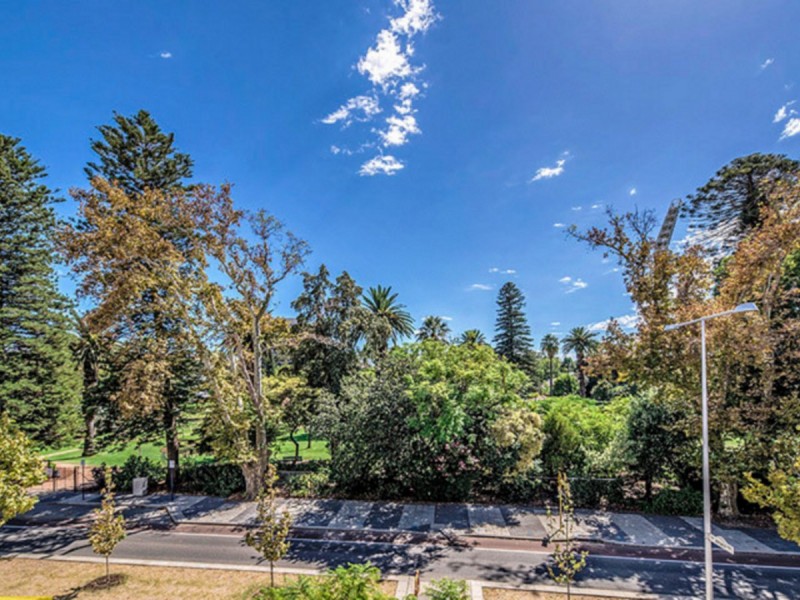 6/2 Bremer Promenade, East Perth WA 6004