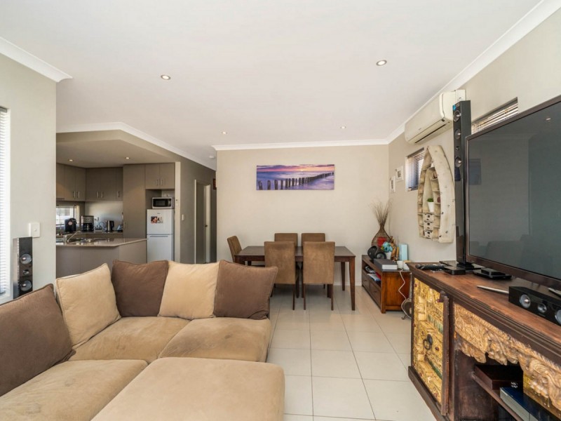 14/1 Lomax Court, Beeliar WA 6164