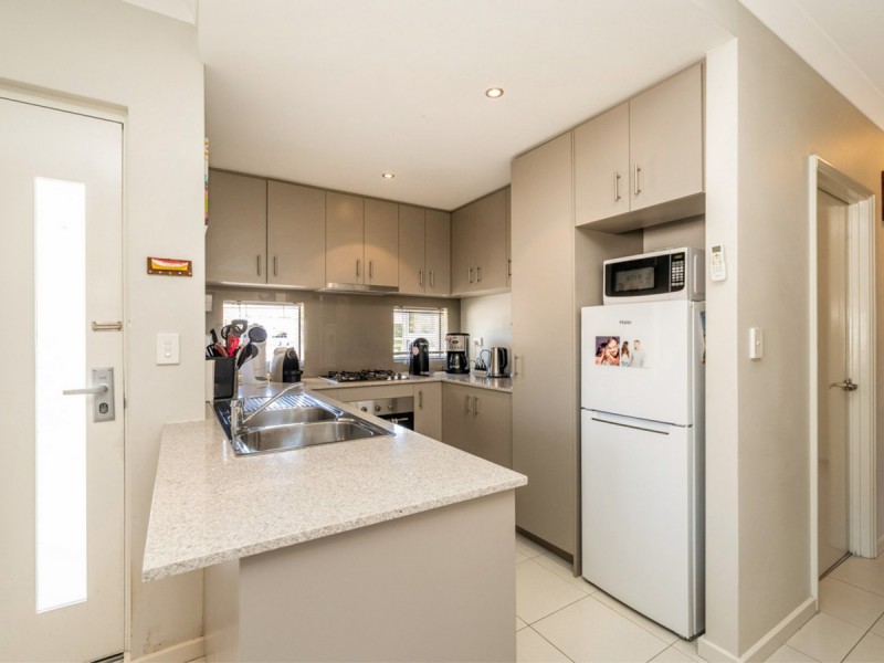 14/1 Lomax Court, Beeliar WA 6164