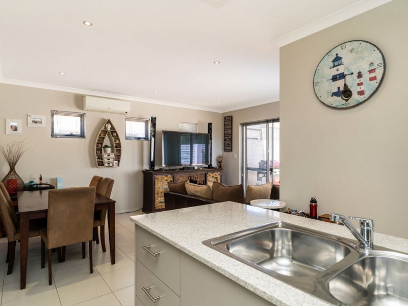 14/1 Lomax Court, Beeliar WA 6164