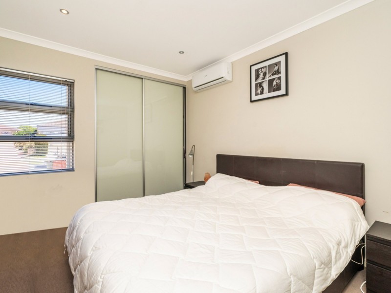 14/1 Lomax Court, Beeliar WA 6164