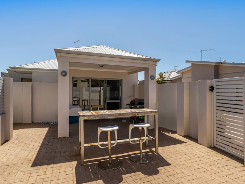 14/1 Lomax Court, Beeliar WA 6164