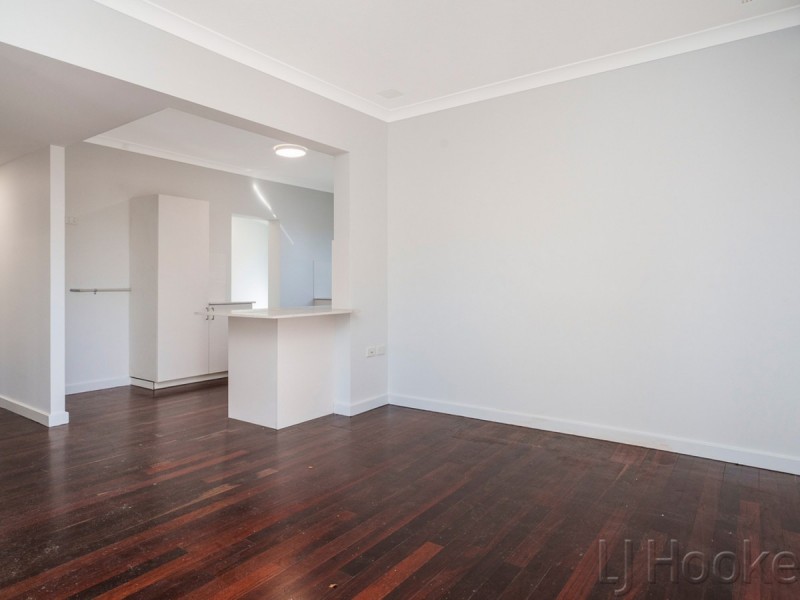 14 Crellin Way, Cloverdale WA 6105