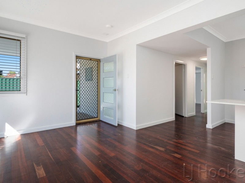14 Crellin Way, Cloverdale WA 6105
