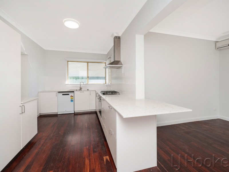 14 Crellin Way, Cloverdale WA 6105