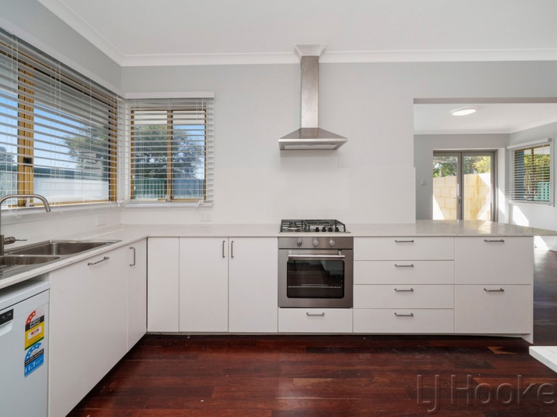 14 Crellin Way, Cloverdale WA 6105