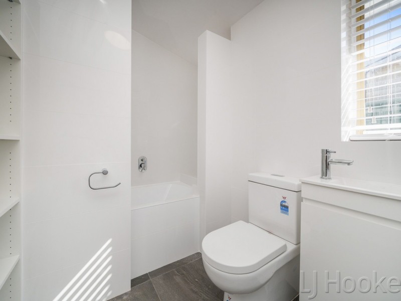 14 Crellin Way, Cloverdale WA 6105