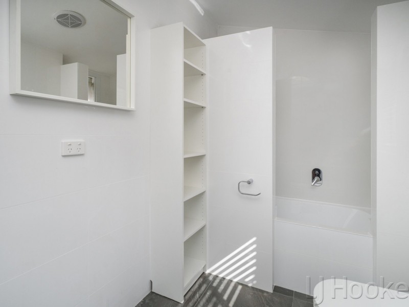 14 Crellin Way, Cloverdale WA 6105
