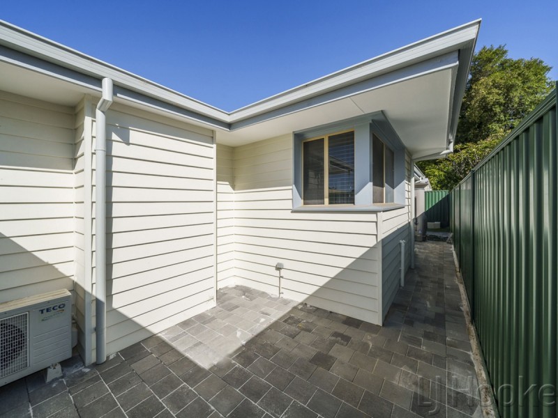 14 Crellin Way, Cloverdale WA 6105