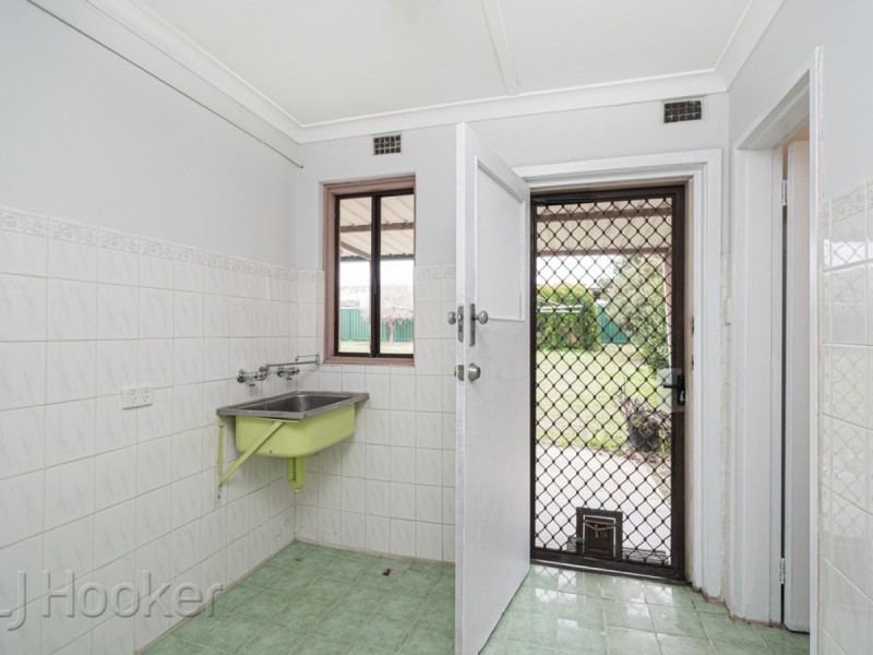 19 Devenish Road, Lockridge WA 6054